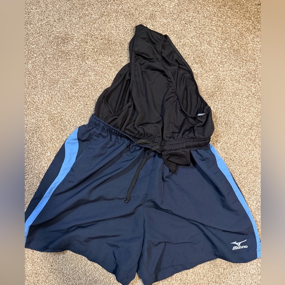 Mizuno women’s medium Blue Shorts - Picture 4 of 7